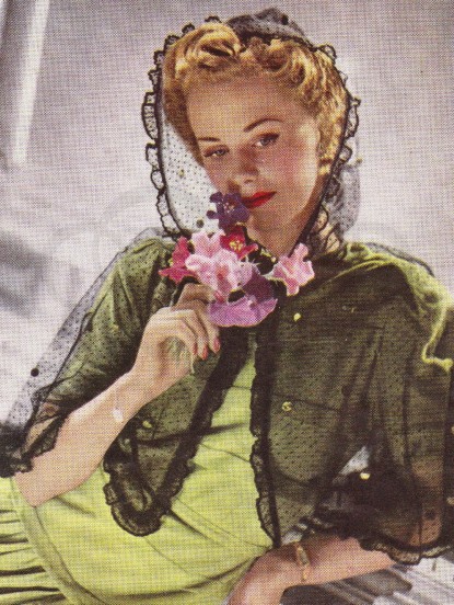 1940s Pretty Lace Net Cape- evening coverup or bridal w...