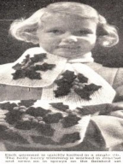 Vintage Christmas Holly leaf scarf and muff pattern