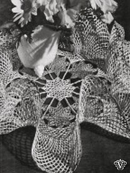 Vintage crochet patterns for 12 ruffled doilies